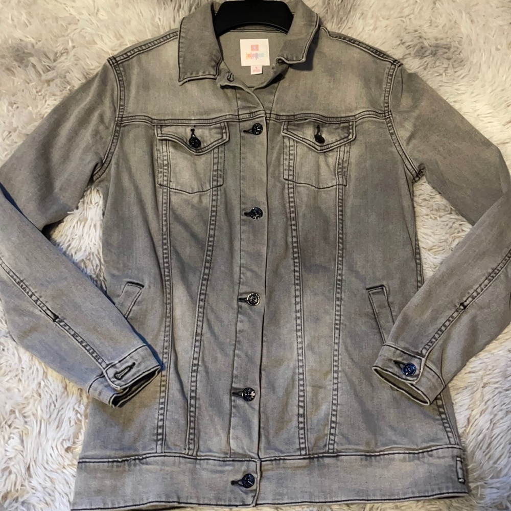 Gray wash / black buttons Lularoe Jaxson Denim Jacket HTF small